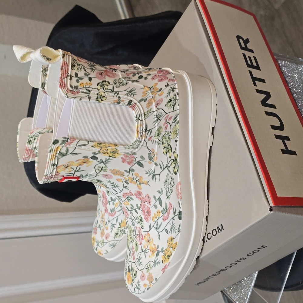 Hunter Tabitha Chelsea Rain Boots - Floral Rain - Picture 8 of 11
